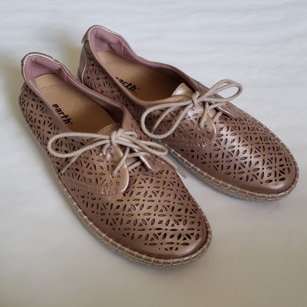 Earth Pax Shoe